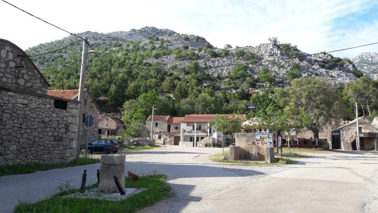 Holiday Home Paklenica Starigrad Paklenica Buitenkant foto